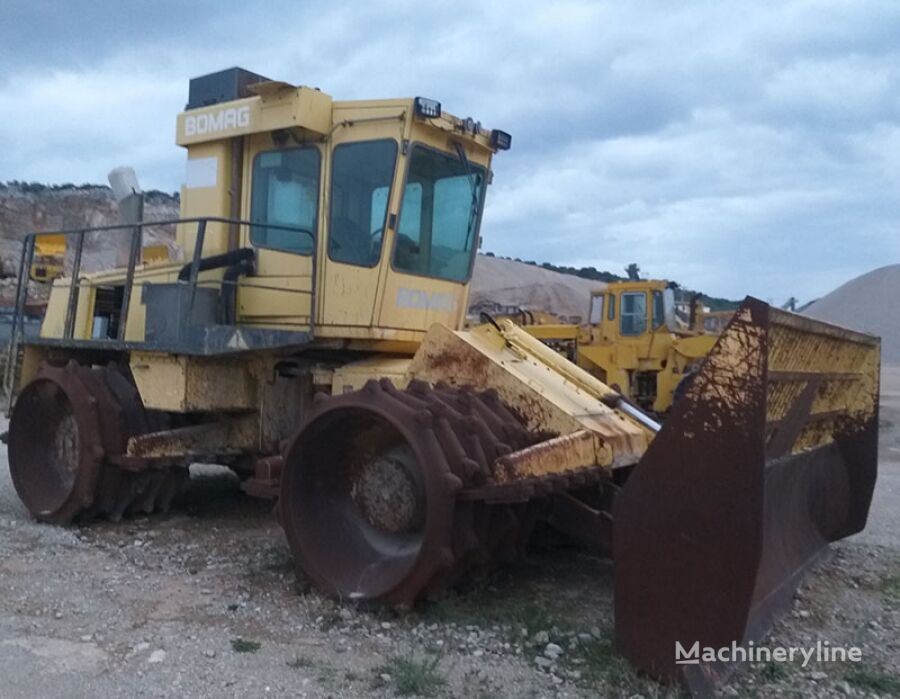 BOMAG BC771 compactor