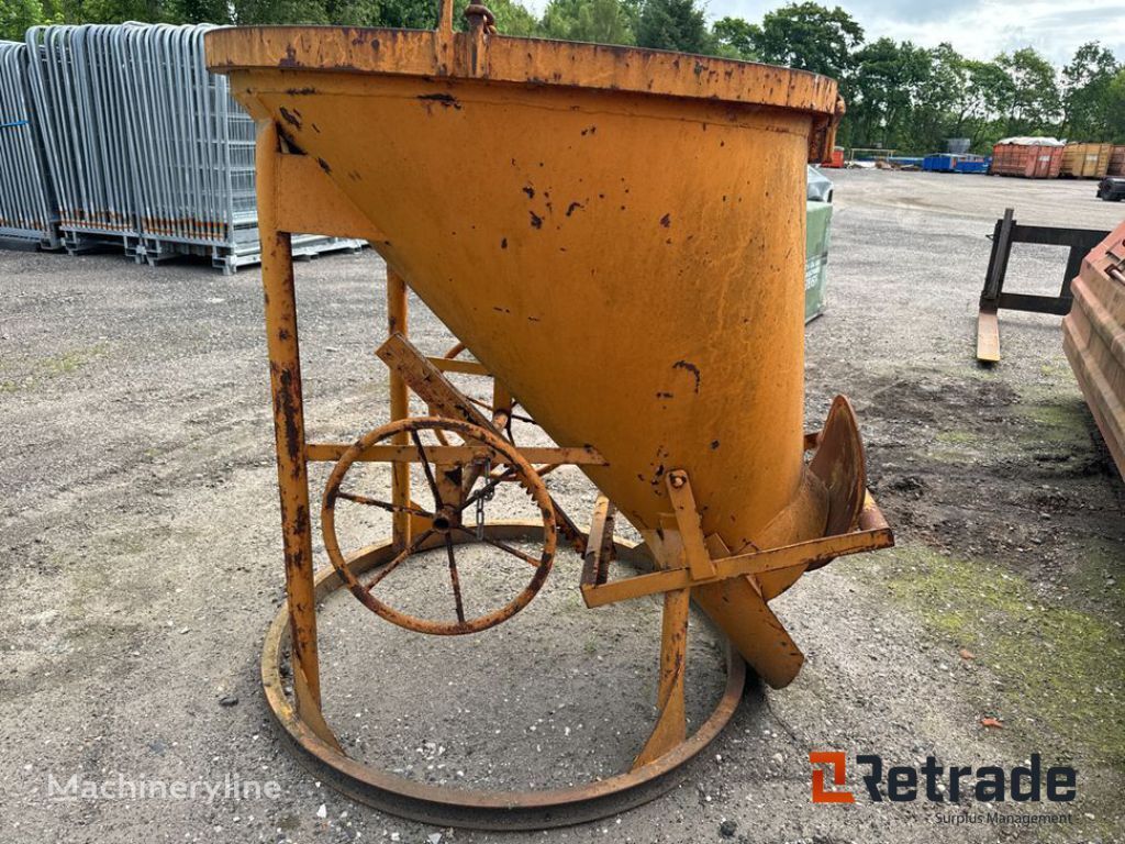 HMT concrete bucket