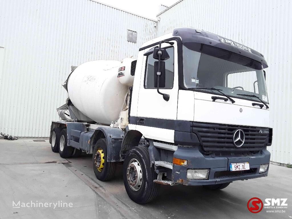 Mercedes-Benz Actros 3235 concrete mixer truck