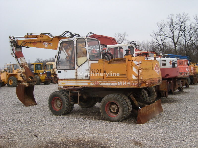 O&K MH6 wheel excavator