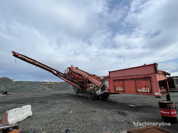 Sandvik QA 451 mobile crushing plant