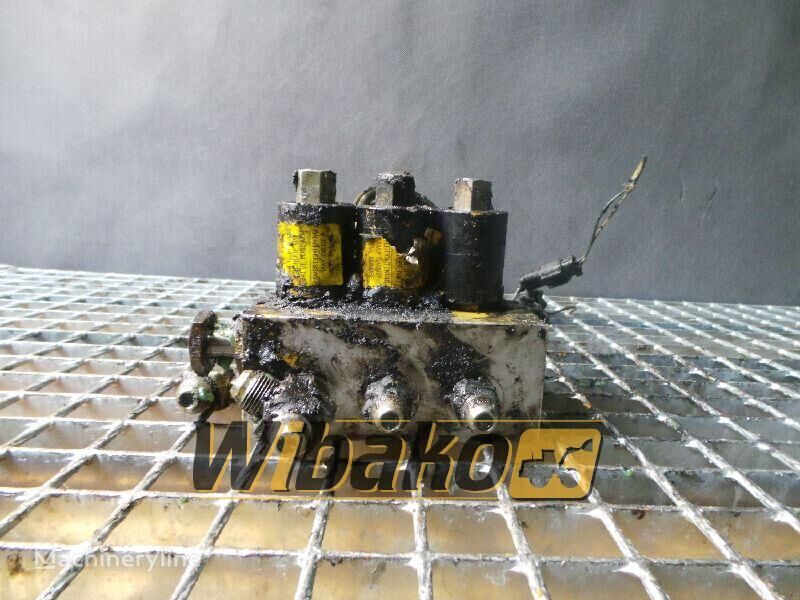 Komatsu PC210LC-5 E-3 pneumatic valve for Komatsu PC210LC-5 tracked excavator